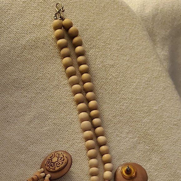 Contempo Fashions Primitive Style Necklace w/matching pierced drop/dangle earing - Picture 4 of 4